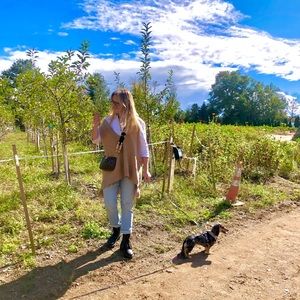 Meet your Posher, Dana